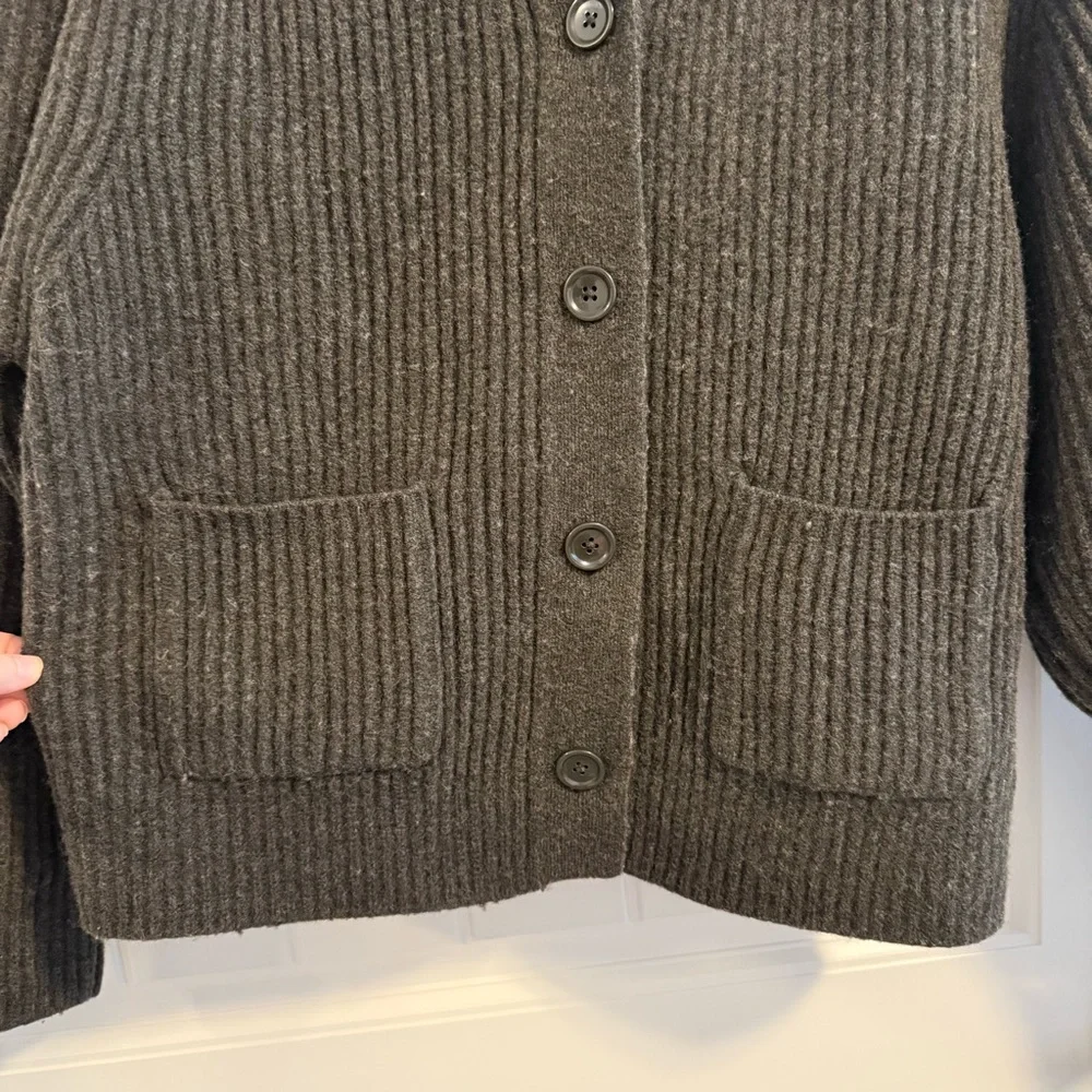 Uniqlo Women’s Grey Ribbed Wool Cropped Cardigan - Picture 6 of 7